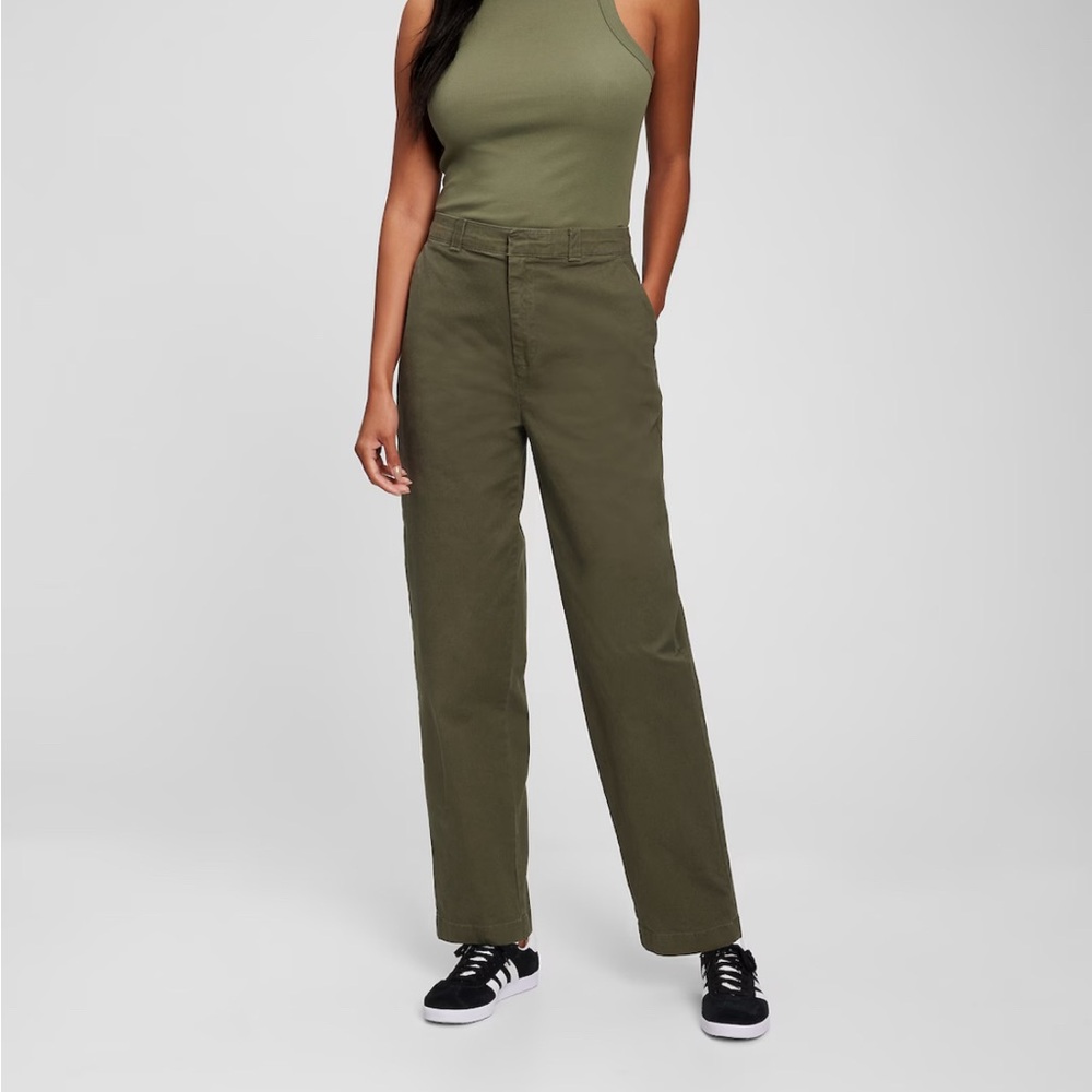 NWOT Gap Size 0 Mid Rise Straight Up Khakis in Army Green